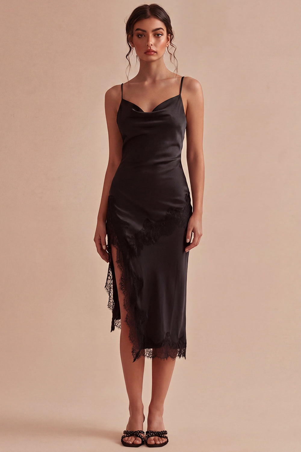Robe de soirée midi moulante noire à fines bretelles avec fente
