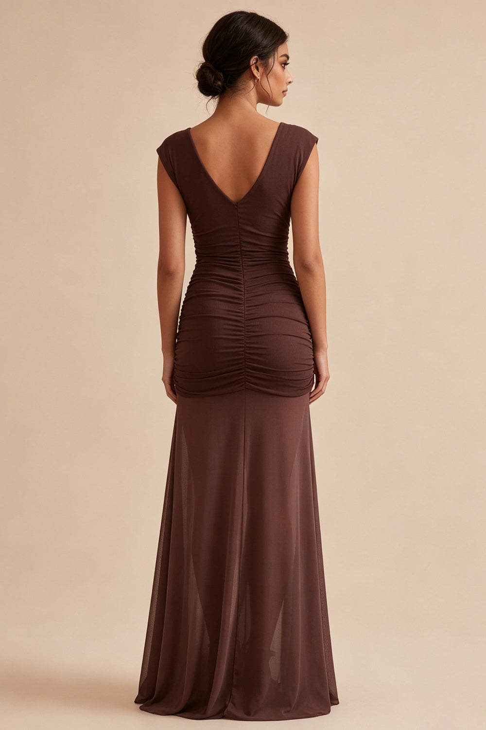 Robe de soirée longue sirène froncée marron à col en V