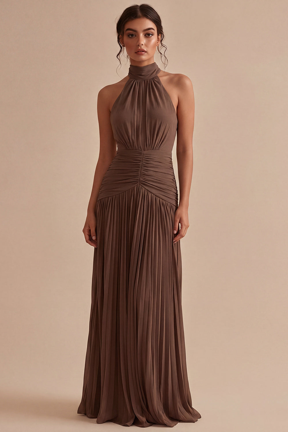 Robe de soirée longue trapèze plissée dos nu licou café foncé