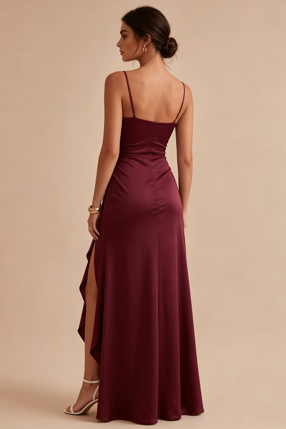 Robe longue de cérémonie sirène bordeaux à bretelles spaghetti à volants avec fente