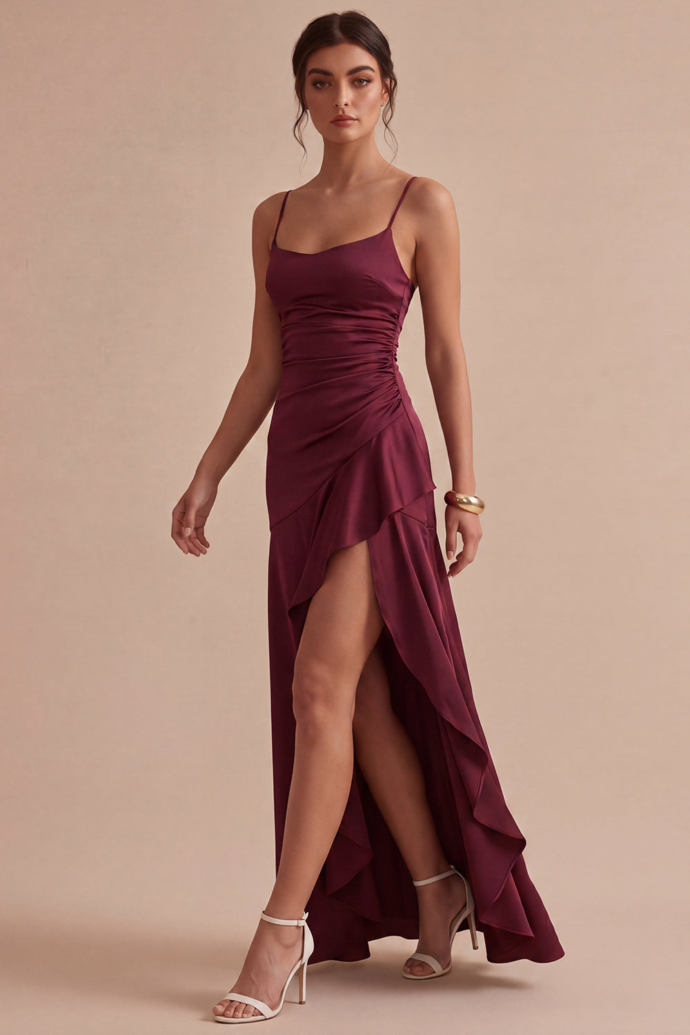 Robe longue de cérémonie sirène bordeaux à bretelles spaghetti à volants avec fente