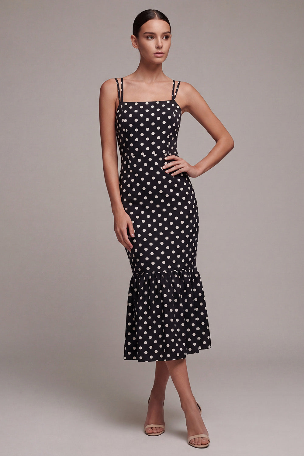 Robe mi-longue à pois, bretelles spaghetti, sirène, noire et blanche