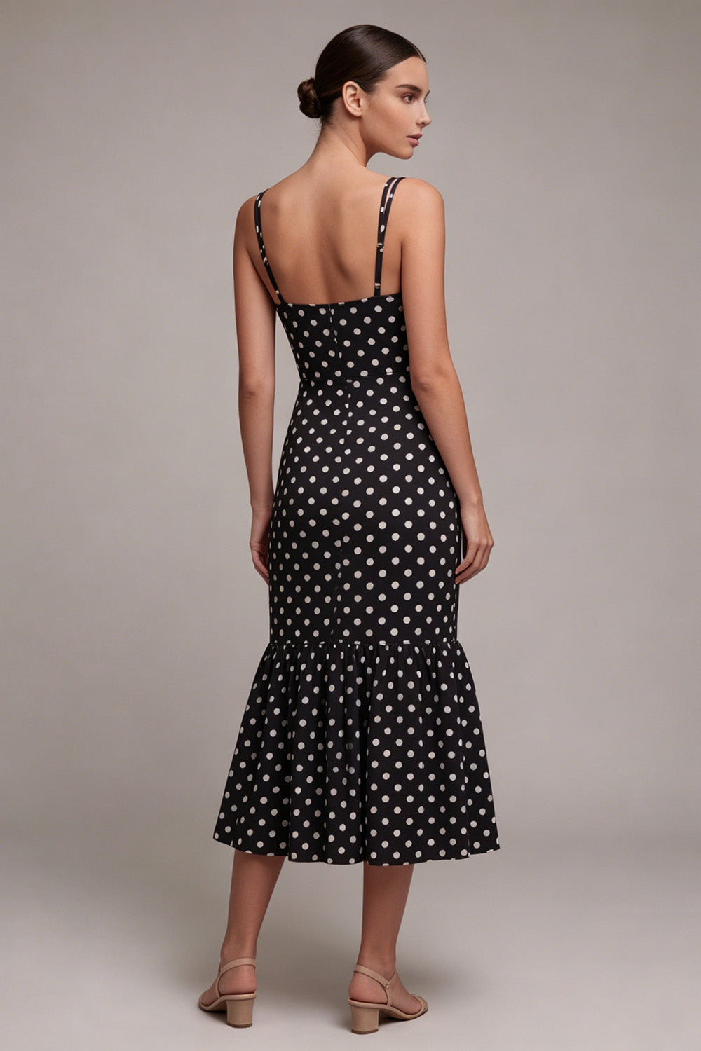 Robe mi-longue à pois, bretelles spaghetti, sirène, noire et blanche