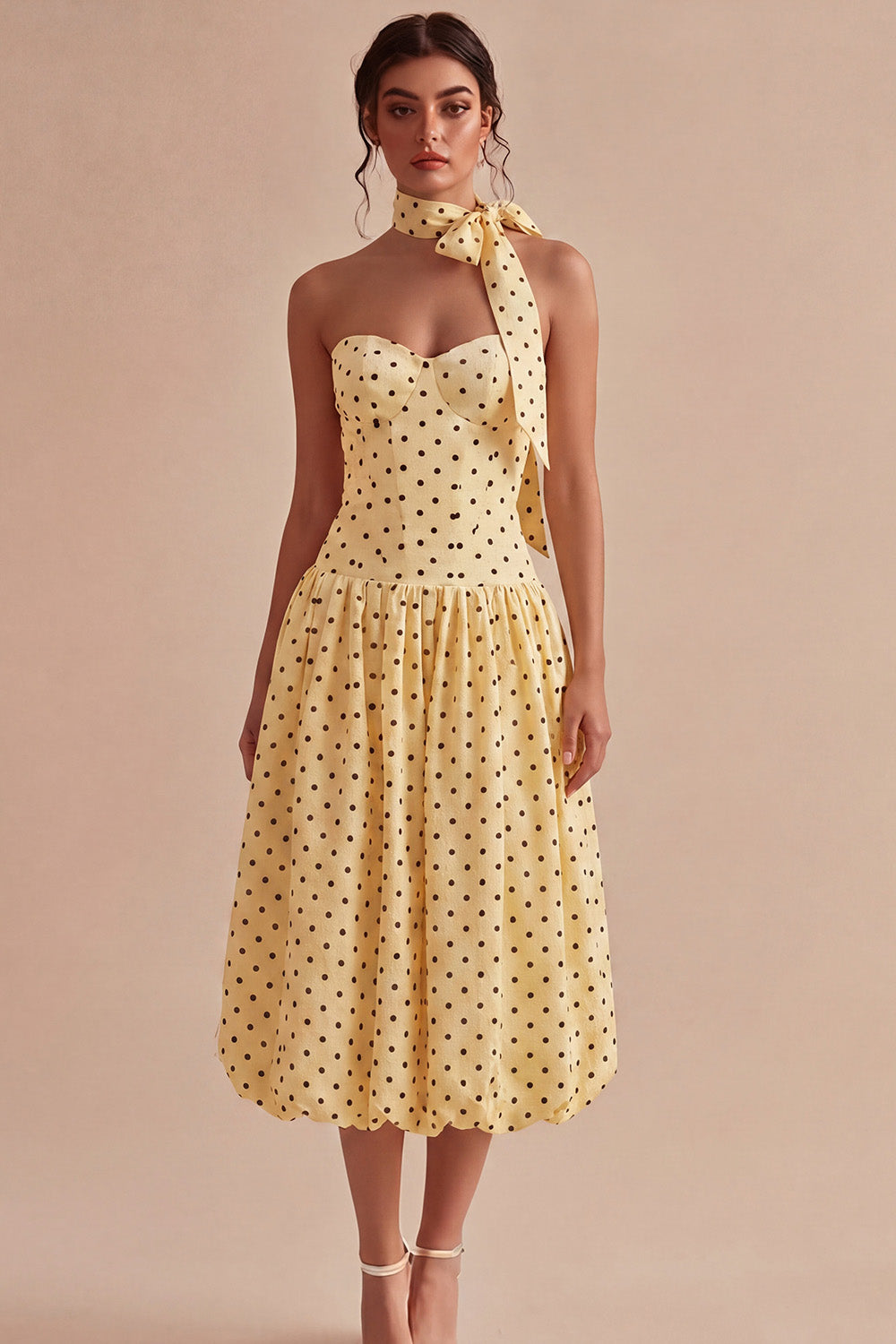 Vestido Midi Amarillo y Negro Línea A Sin Tirantes con Lunares