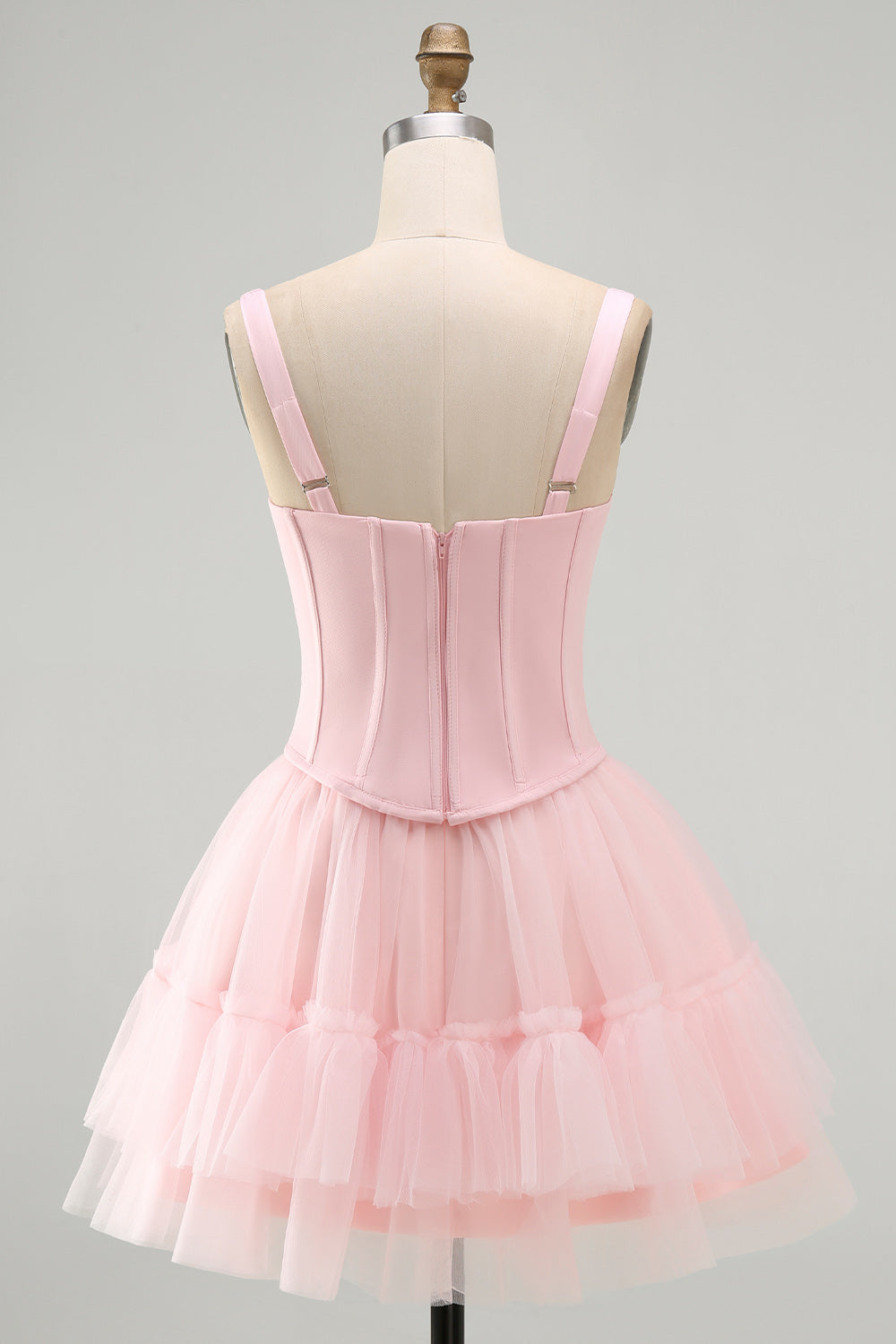 Robe de bal rose trapèze courte, corset, bretelles épaisses et volants