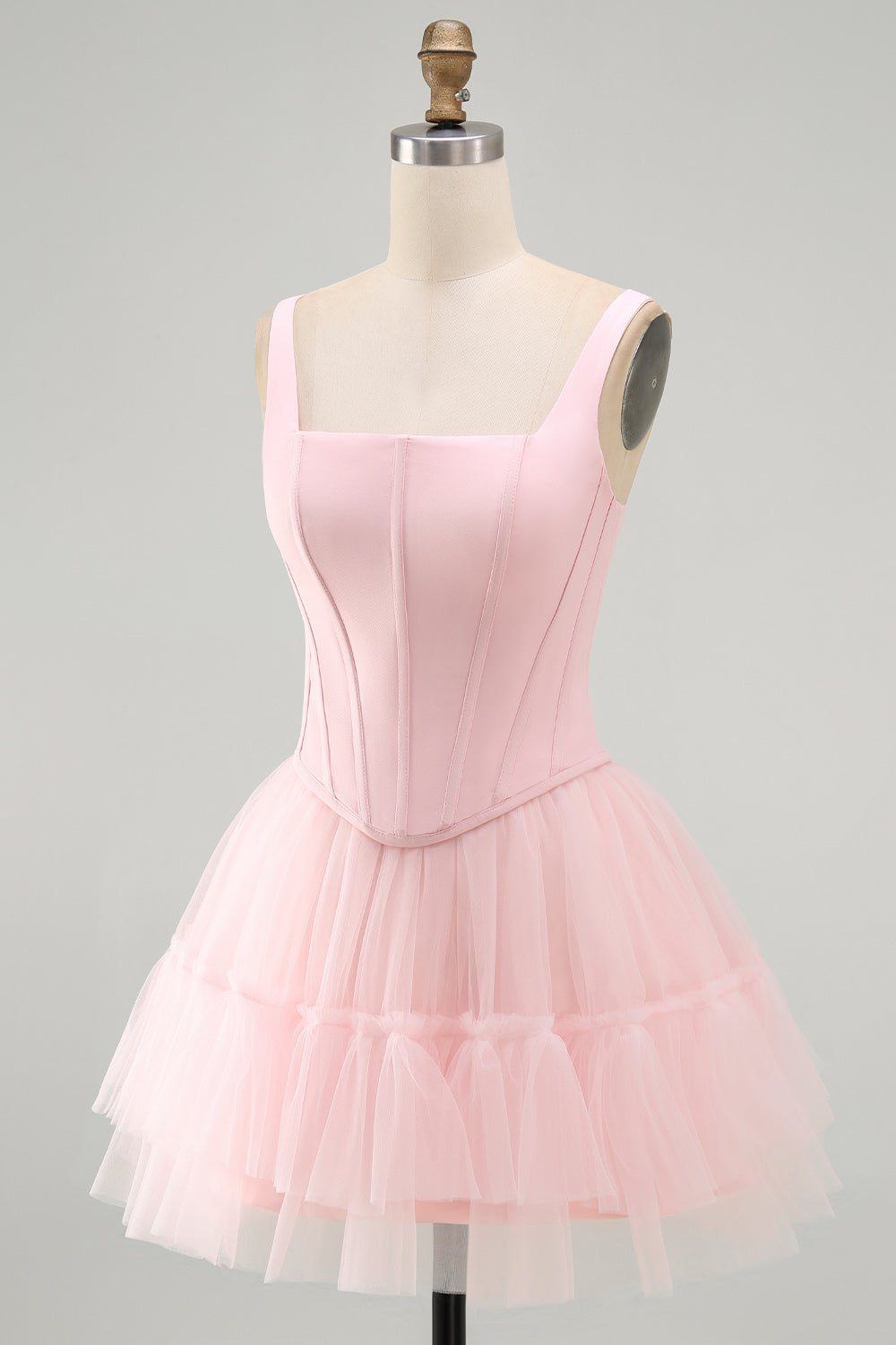 Robe de bal rose trapèze courte, corset, bretelles épaisses et volants