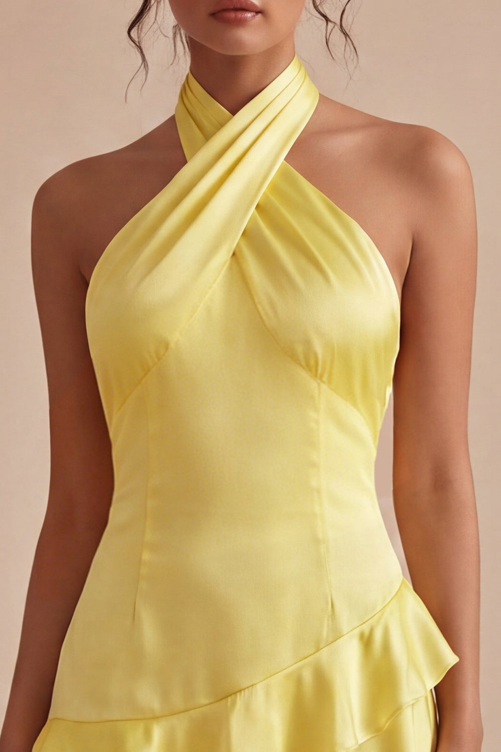 Robe de bal de fin d'année courte sans dos, à col montant et volants, coupe évasée, en narcisse