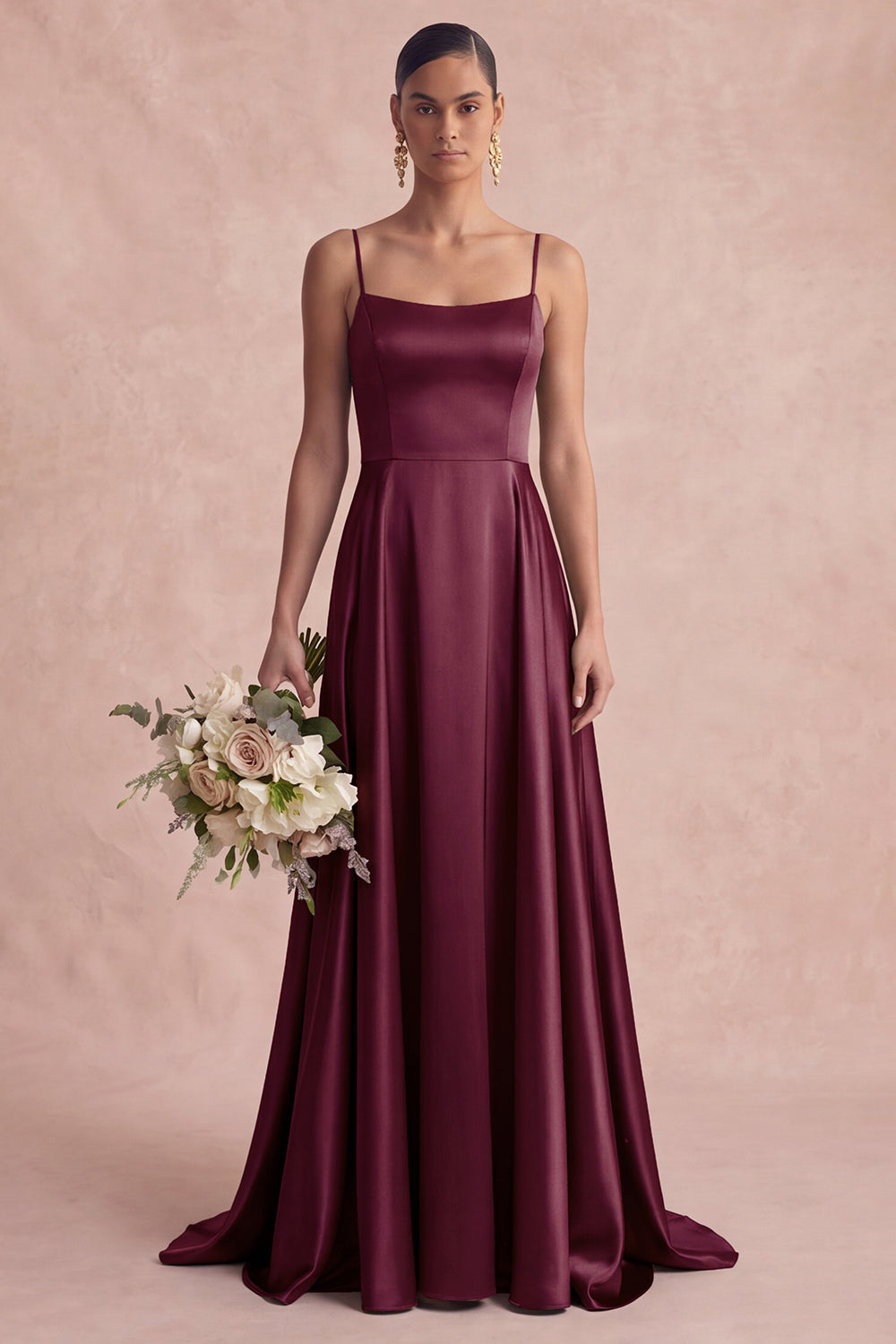 Robe longue de demoiselle d'honneur en satin coupe évasée à fines bretelles vert olive