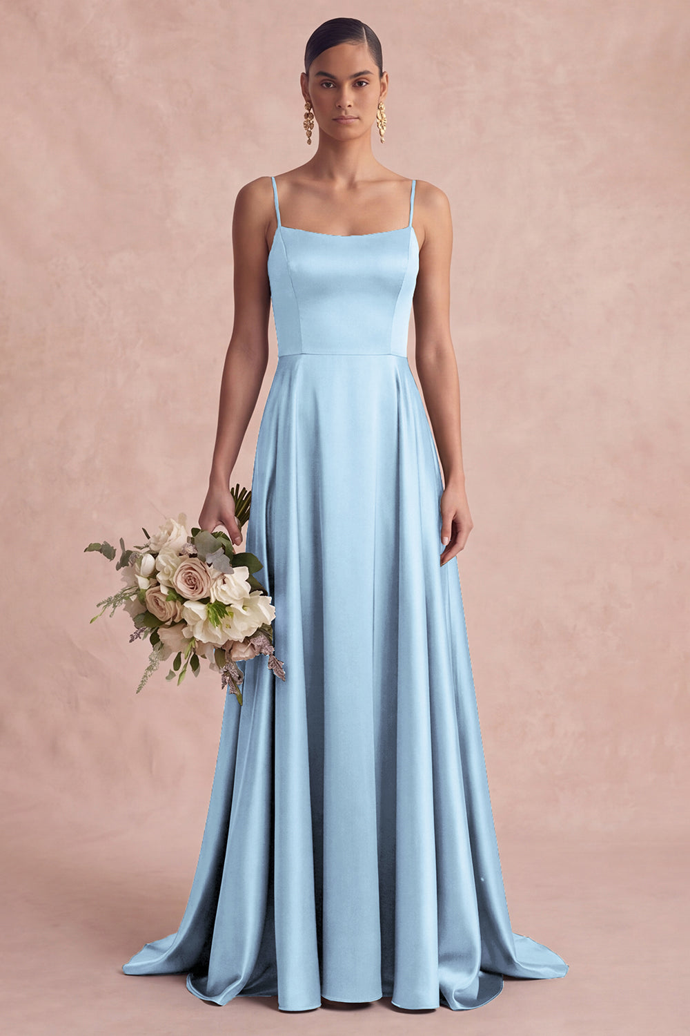 Robe longue de demoiselle d'honneur en satin coupe évasée à fines bretelles vert olive