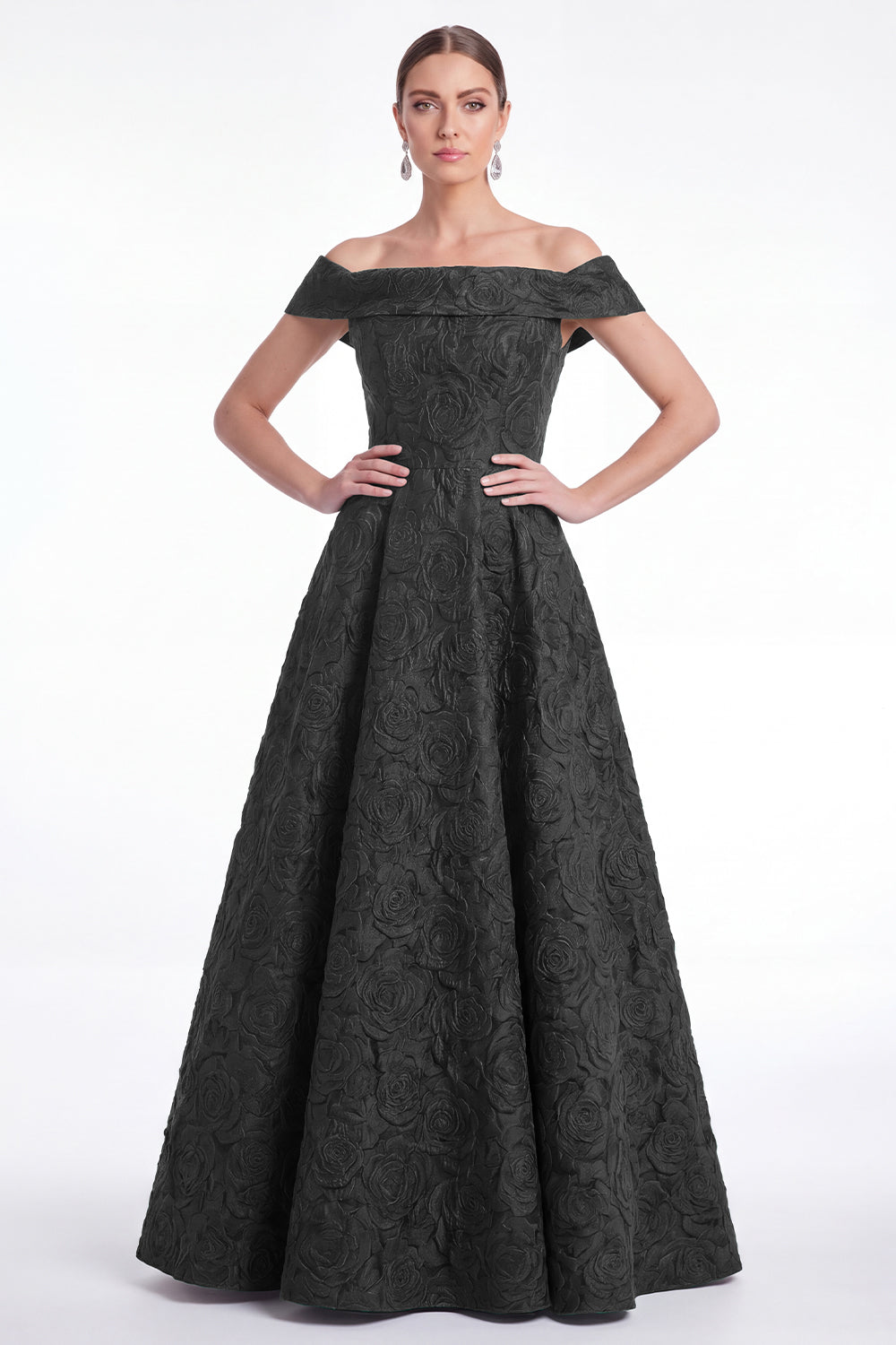 Robe longue de mère de la mariée bleu jacquard floral avec épaules dénudées et ligne A