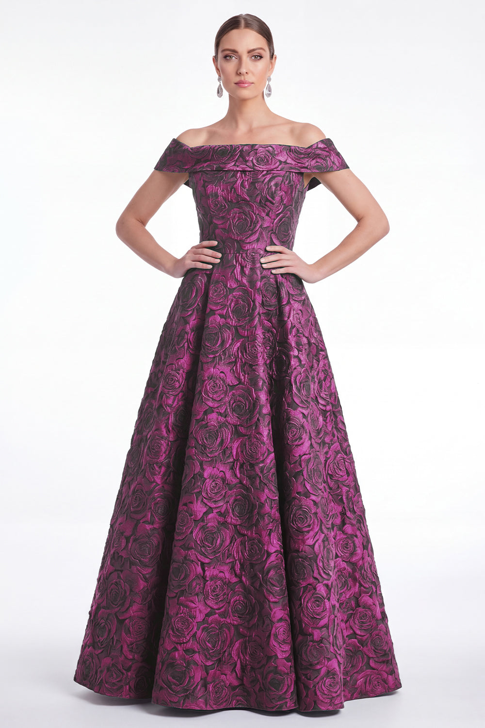 Robe longue de mère de la mariée bleu jacquard floral avec épaules dénudées et ligne A