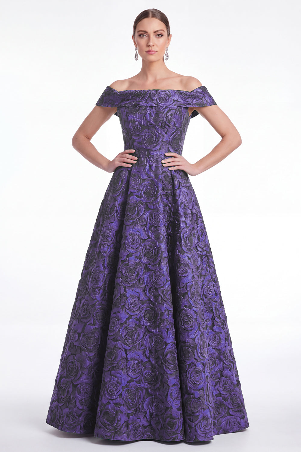 Robe longue de mère de la mariée bleu jacquard floral avec épaules dénudées et ligne A