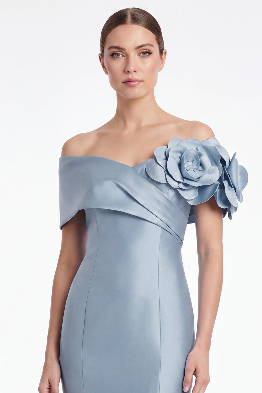 Robe longue de mère de la mariée sirène en satin bleu poudré avec épaules dénudées et fleurs 3D