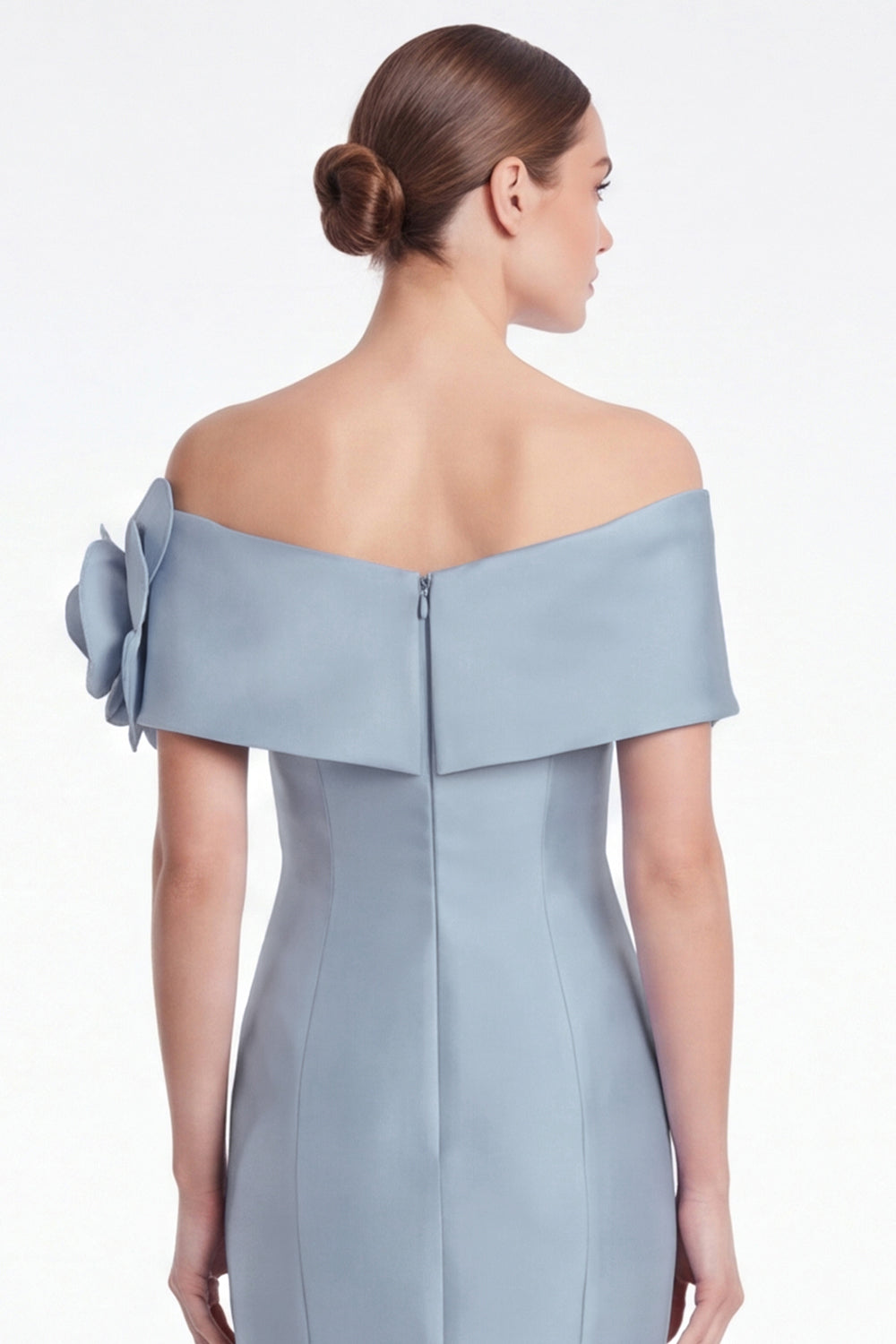 Robe longue de mère de la mariée sirène en satin bleu poudré avec épaules dénudées et fleurs 3D