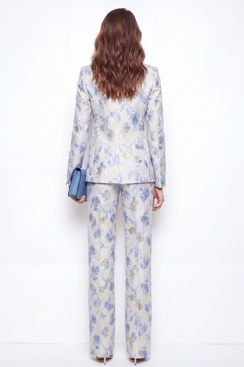 Costume femme 2 pièces à fleurs bleues, col à revers cranté, un bouton, jacquard