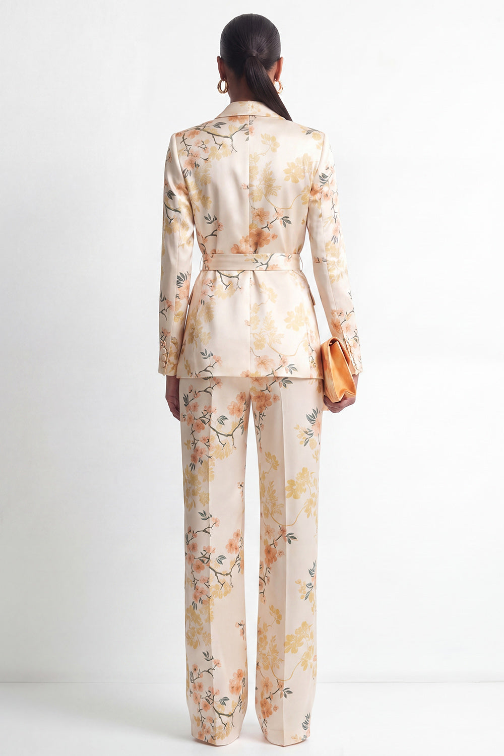 Ensemble deux pièces pour femme avec revers châle en satin floral couleur champagne et ceinture