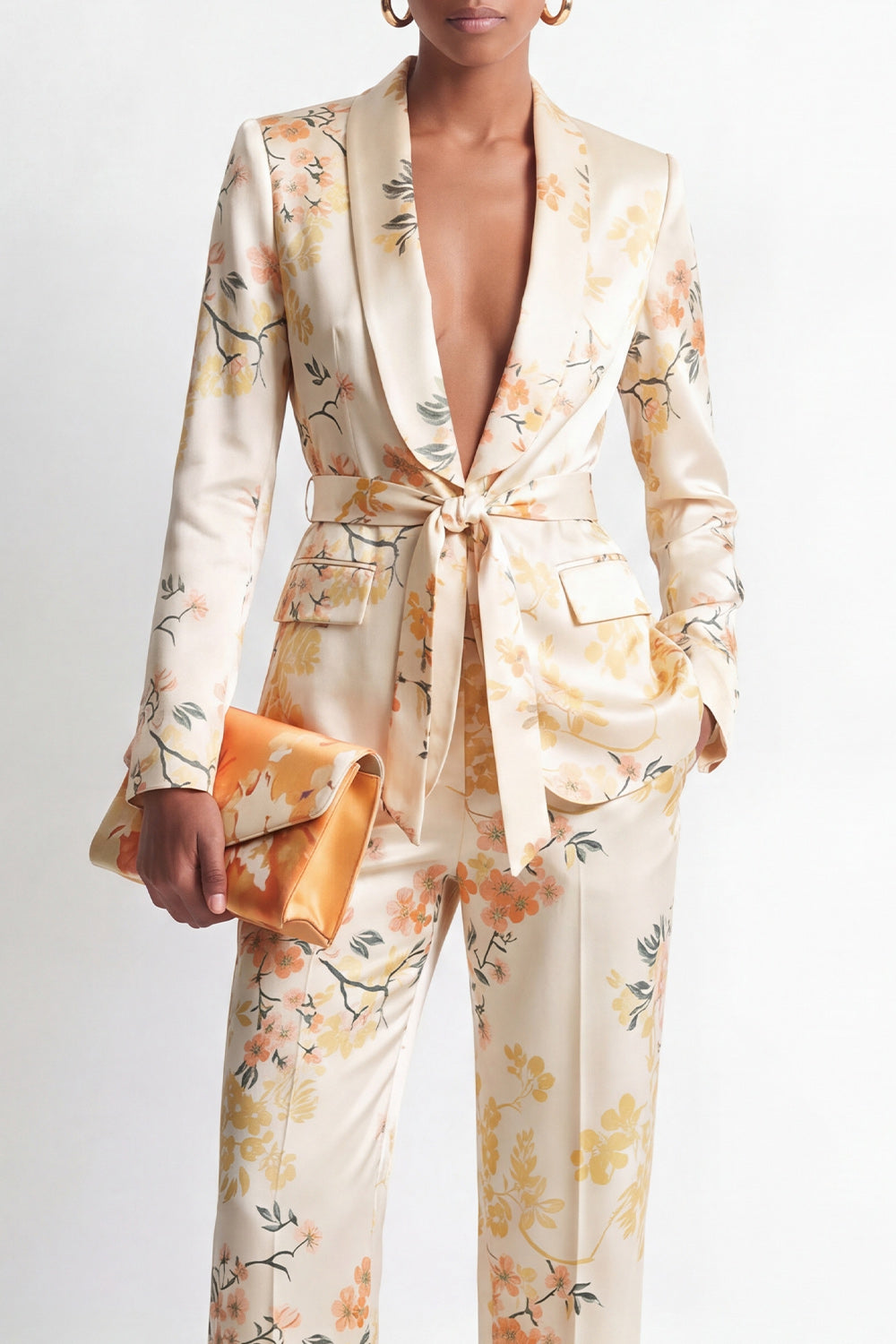 Ensemble deux pièces pour femme avec revers châle en satin floral couleur champagne et ceinture