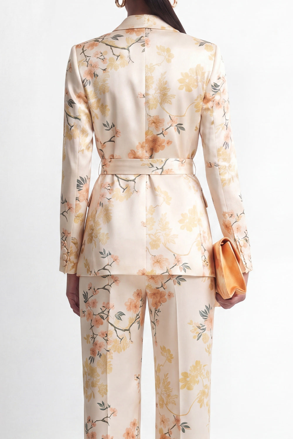 Ensemble deux pièces pour femme avec revers châle en satin floral couleur champagne et ceinture