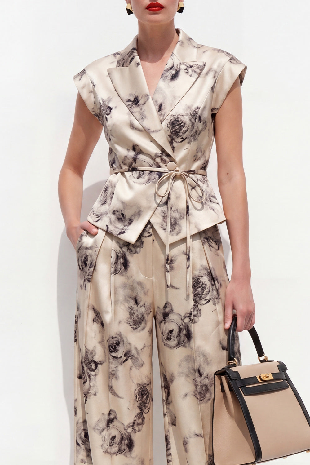 Champagne Black Flower Peak Lapel 2 Piece Satin One Button Women Suits with Belt
