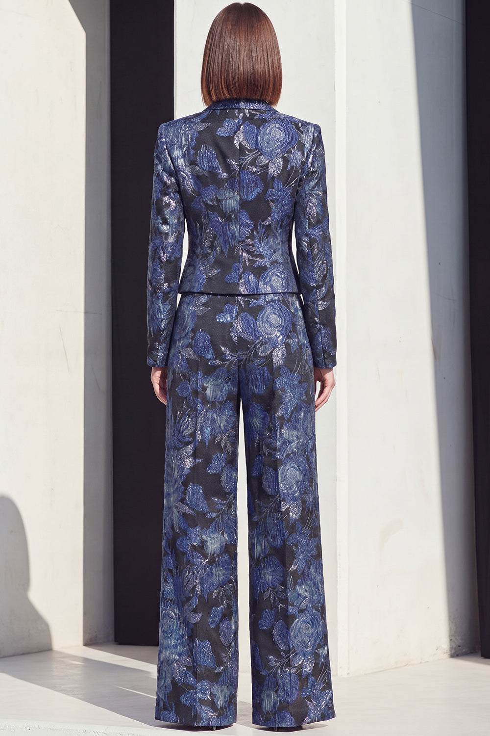 Peak Lapel 2 Piece Black Silver Floral Women Suits with Pockets