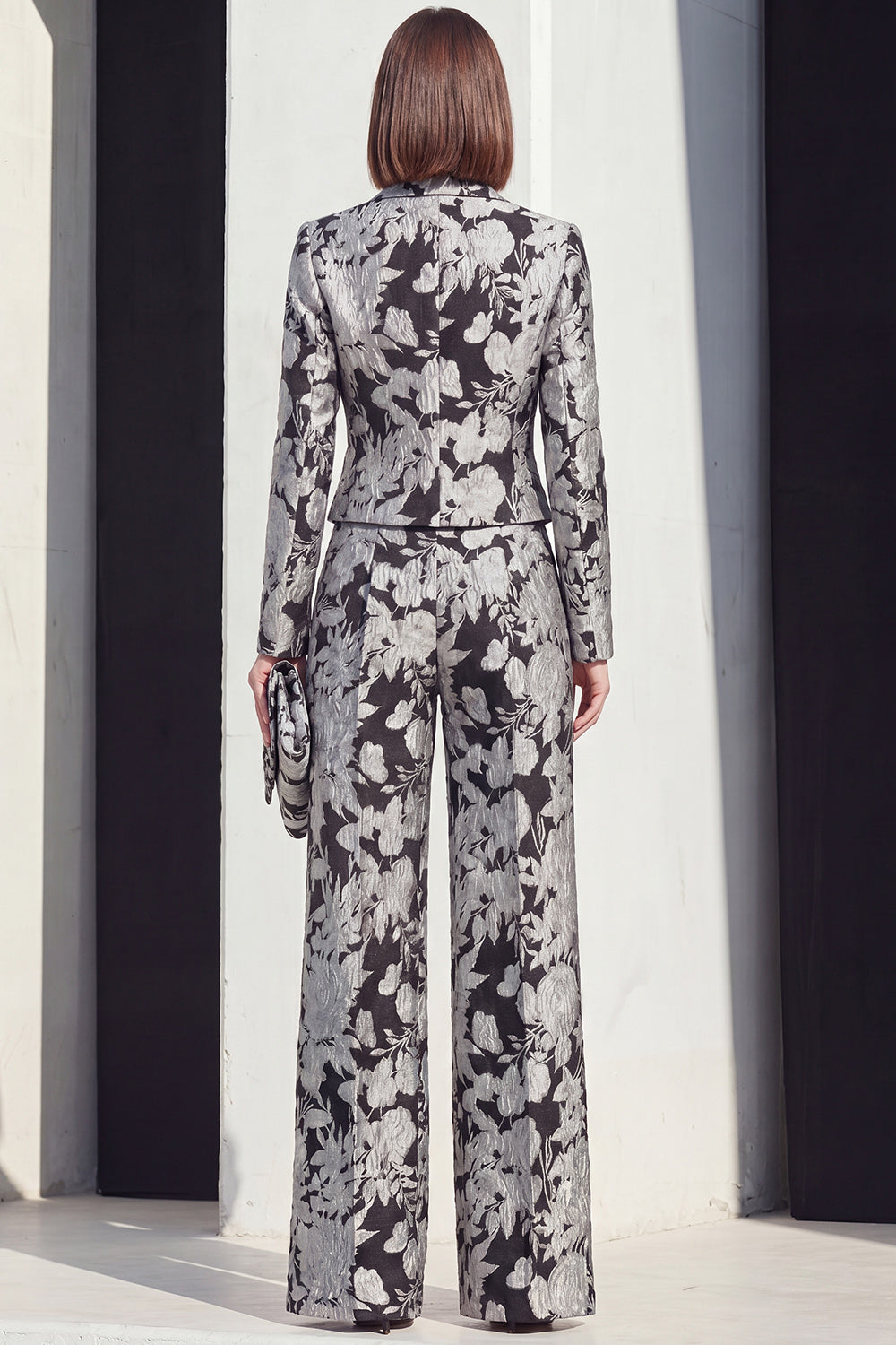 Peak Lapel 2 Piece Black Silver Floral Women Suits with Pockets