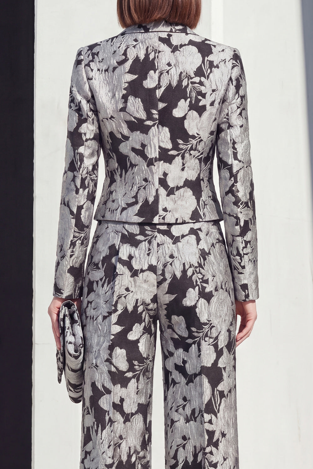 Peak Lapel 2 Piece Black Silver Floral Women Suits with Pockets