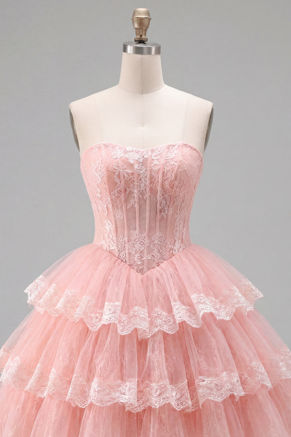 Vestido de fiesta rosa de tul en línea A con corsé floral y volantes