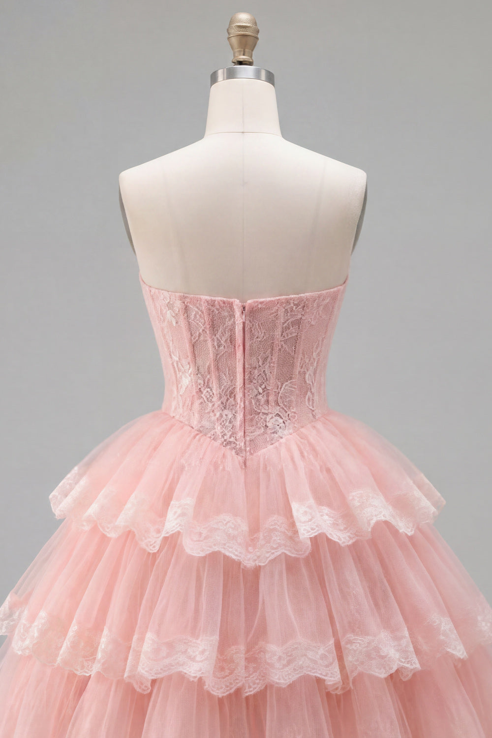 Vestido de fiesta rosa de tul en línea A con corsé floral y volantes
