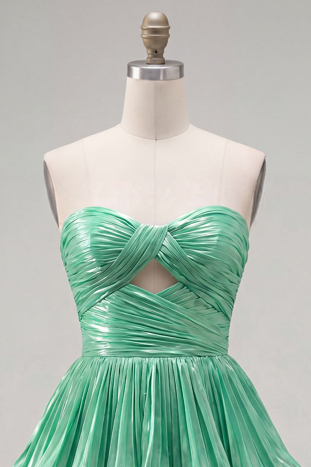 Robe de bal plissée froncée découpée trapèze cœur étagée vert métallique