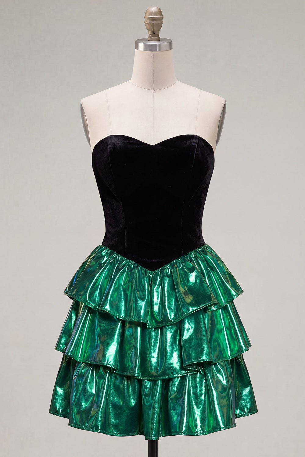 Sweetheart A-Line Black Green Tiered Homecoming Dress with Lace-Up Back