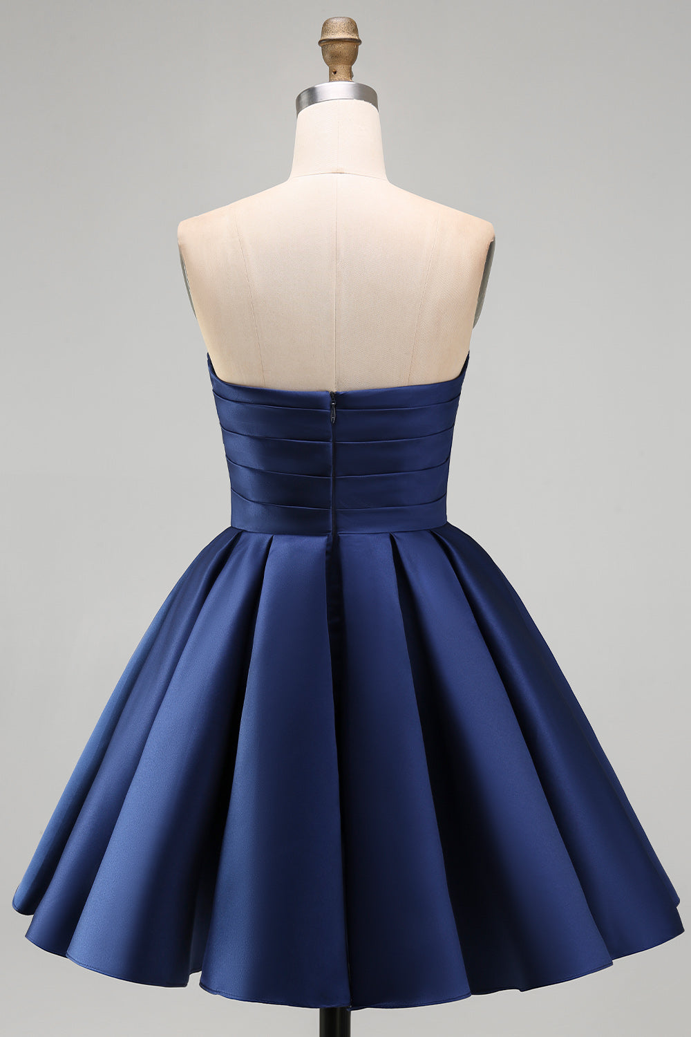 Robe de cocktail bustier froncée en satin trapèze vert menthe