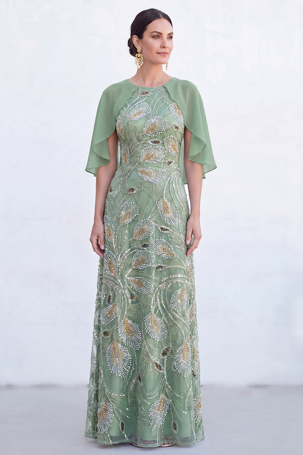 Vestido Largo Verde Línea A con Cuentas, Cuello Redondo y Capa para Madrina