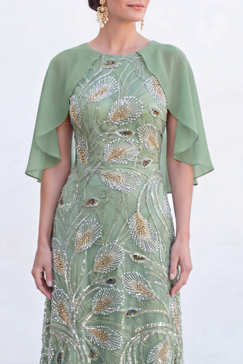 Vestido Largo Verde Línea A con Cuentas, Cuello Redondo y Capa para Madrina