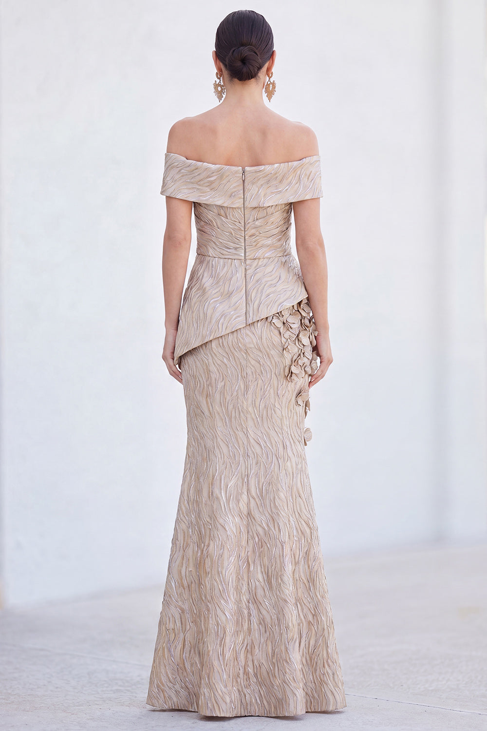 Robe longue de mère de la mariée sirène verte à épaules dénudées avec fleurs et fronces
