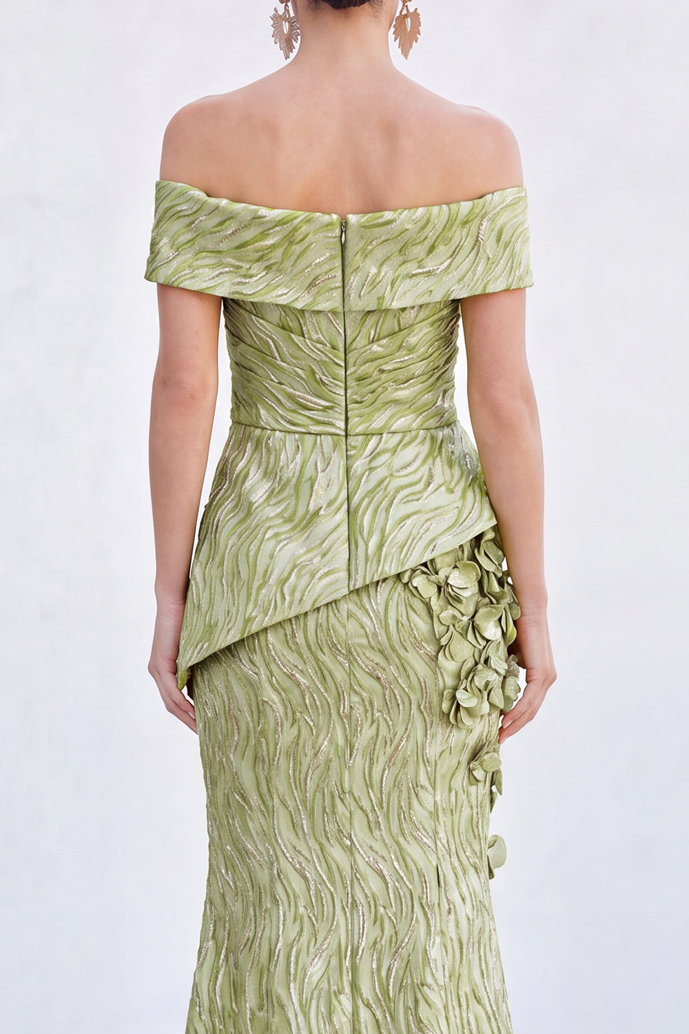 Robe longue de mère de la mariée sirène verte à épaules dénudées avec fleurs et fronces