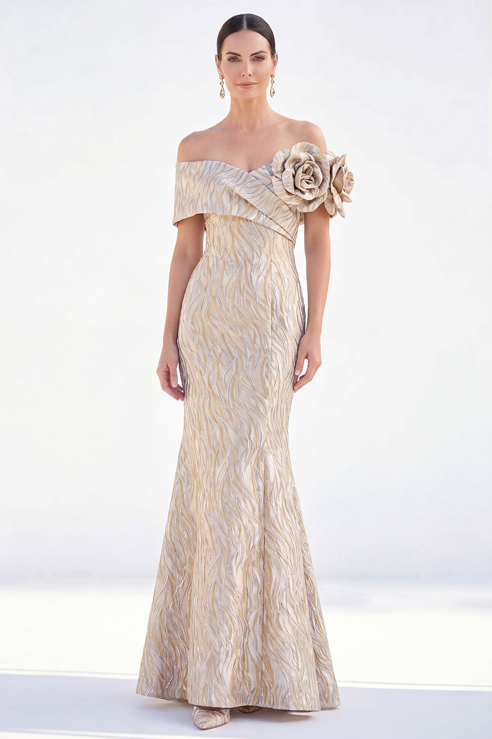 Robe de soirée sirène longue dorée à épaules dénudées avec ruchés et fleurs 3D pour la mère de la mariée