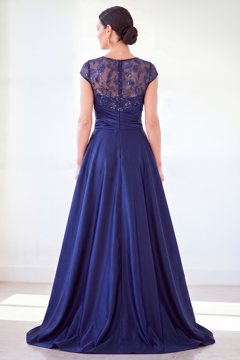 Dark Green A-Line Round Neck Sequins Long Mother Of the Bride Dress with Cap Sleeves