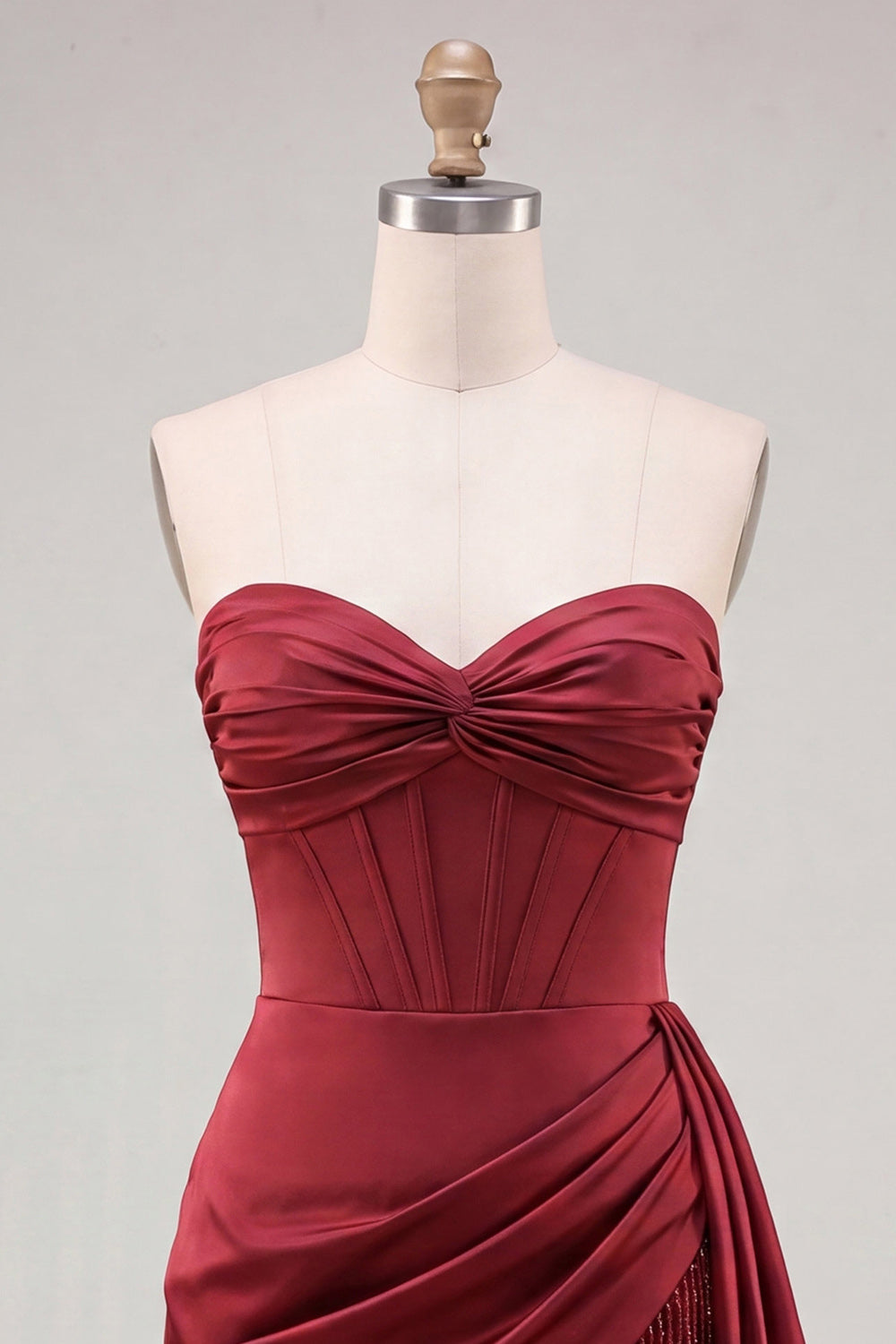 Robe de bal de fin d'année corset bustier froncé à franges lacé au dos, couleur bordeaux