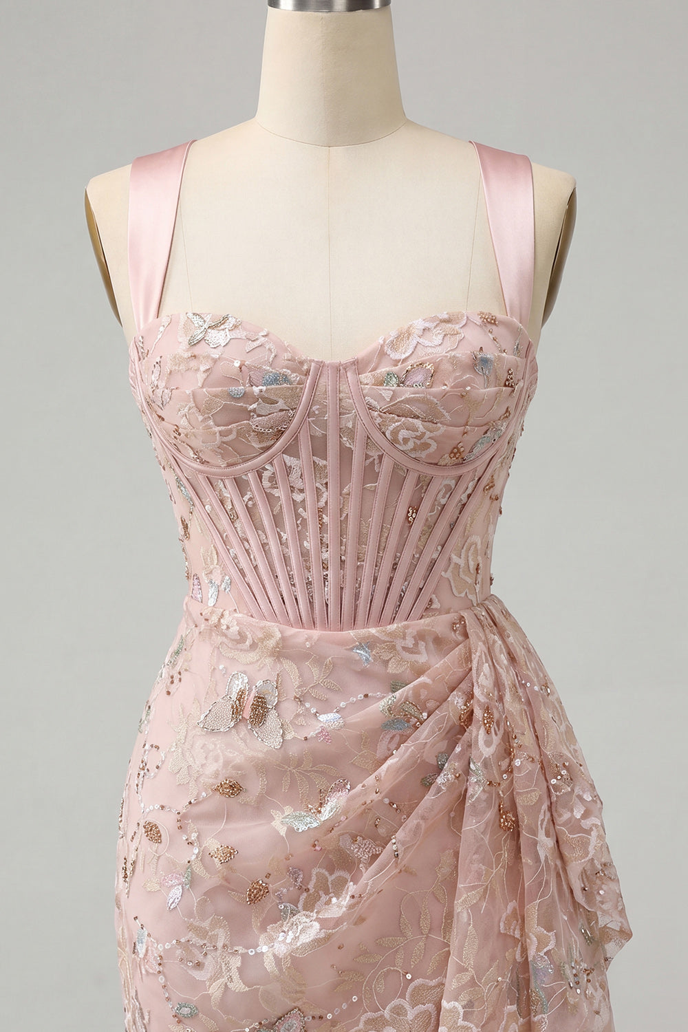 Robe de soirée moulante blush avec corset dos lacé, fronces et ceinture