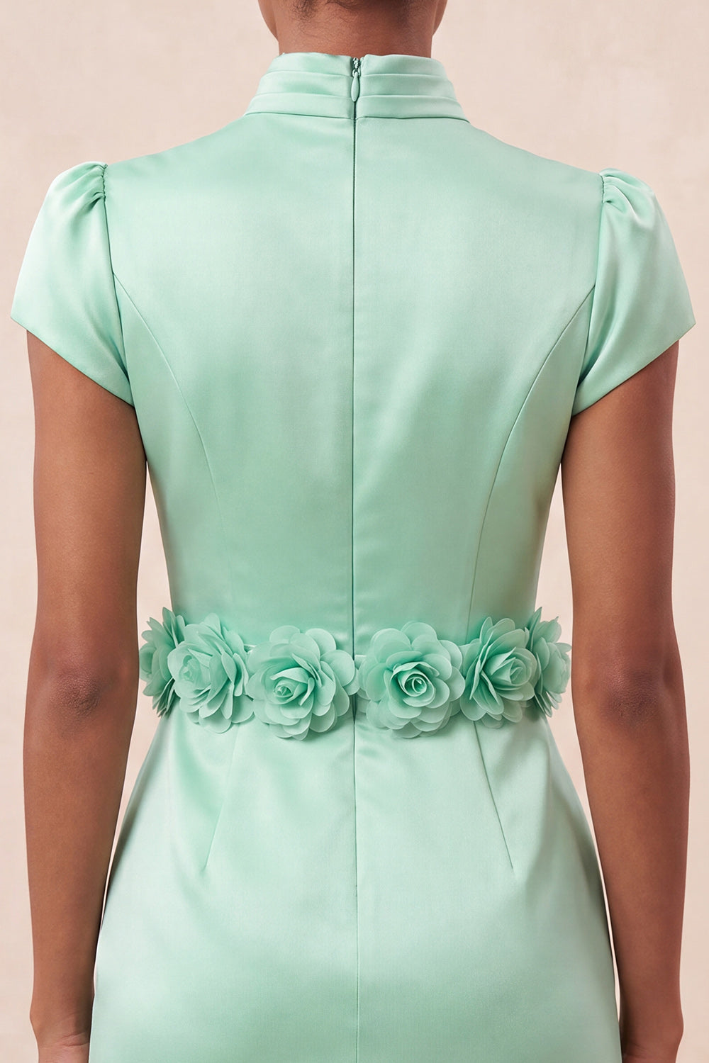 Robe de soirée moulante verte à col montant, en satin, avec manches courtes et fleurs 3D