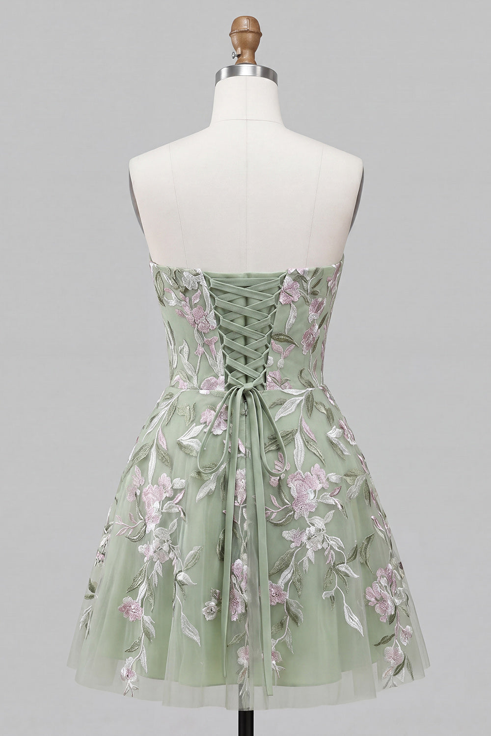 Robe de bal de fin d'année vert sauge sans bretelles, coupe trapèze, brodée de perles, avec laçage au dos et nœud