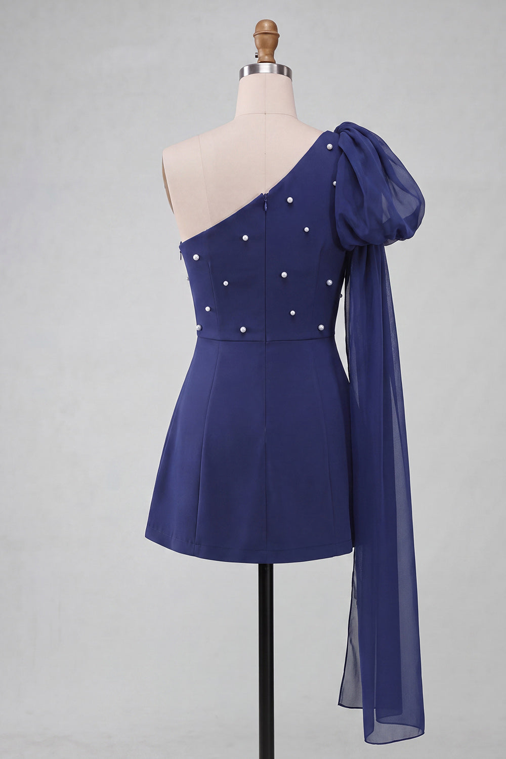 Robe de bal bleu foncé asymétrique ornée de perles avec cape latérale