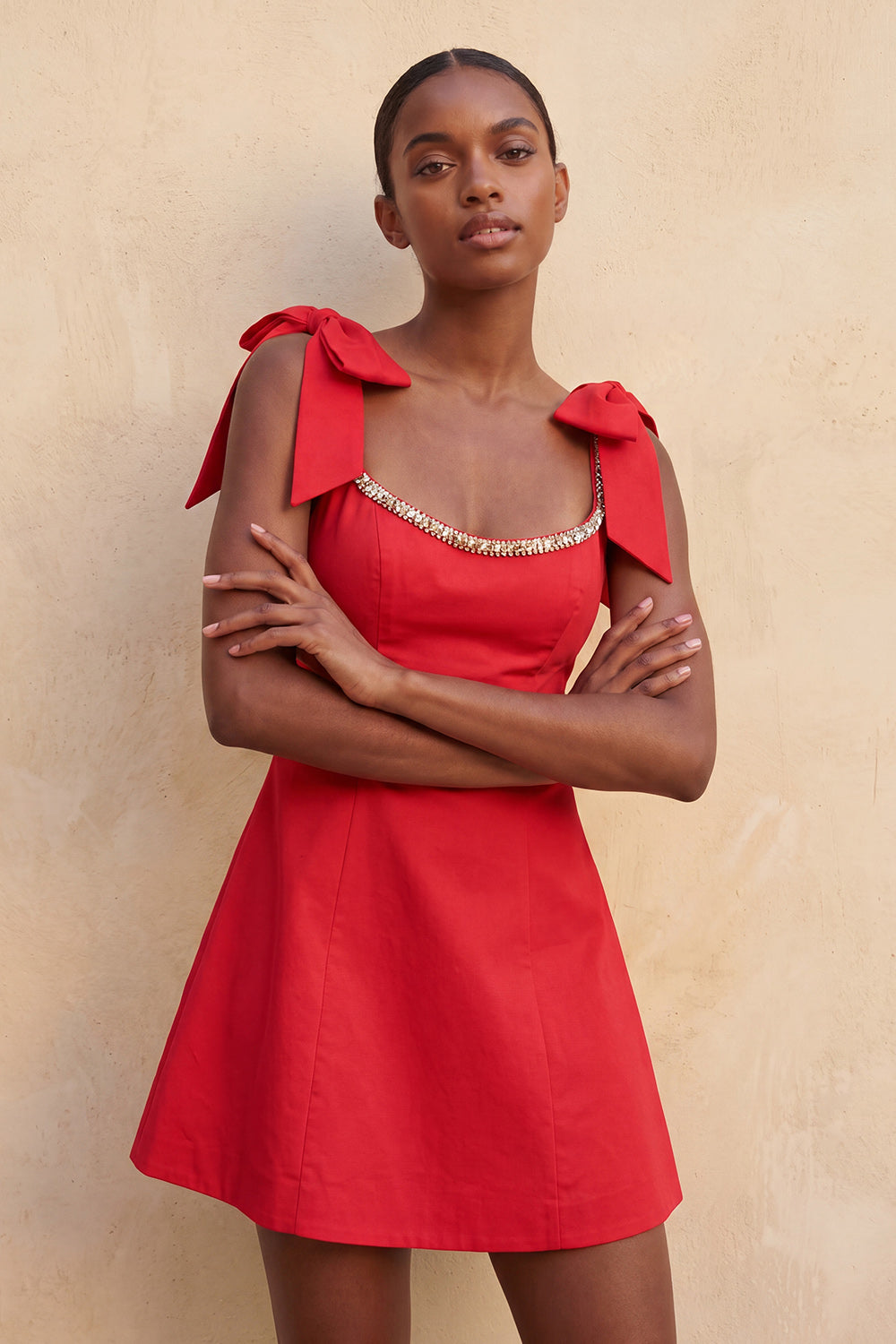 Robe de bal courte évasée jaune clair avec bretelles à nœud et dos lacé