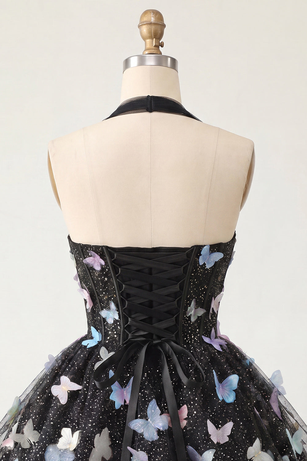 Robe Courte de Bal de Rentrée Noir Évasée à Licol avec Corset et Lacets au Dos et Papillons