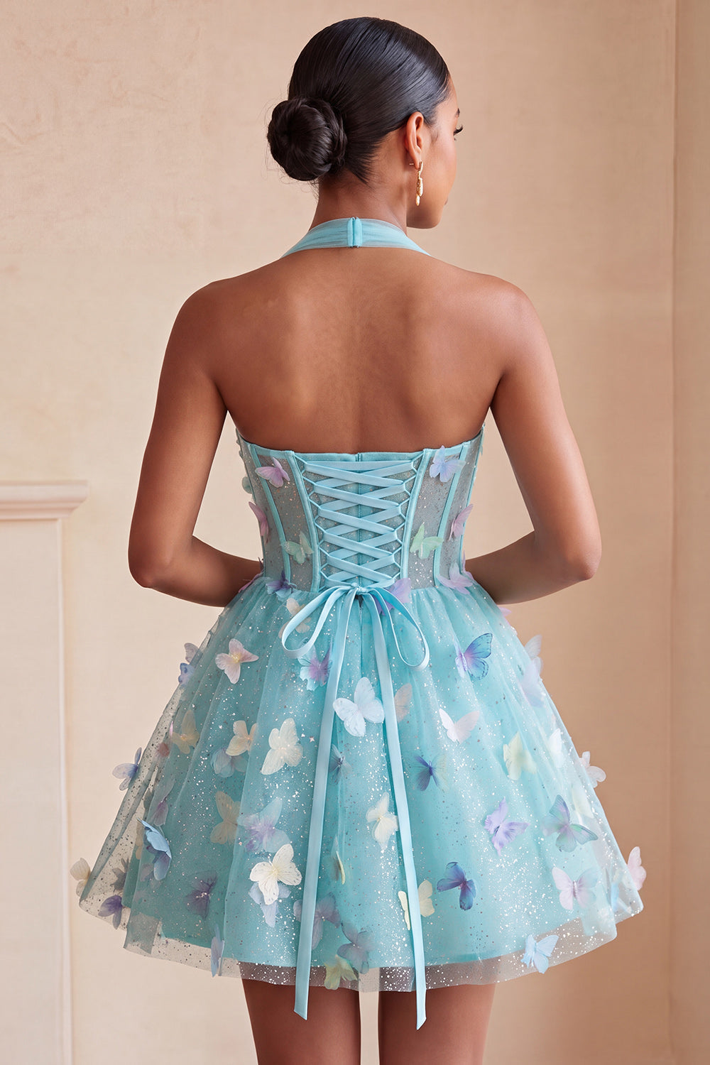 Robe Courte de Bal de Rentrée Noir Évasée à Licol avec Corset et Lacets au Dos et Papillons