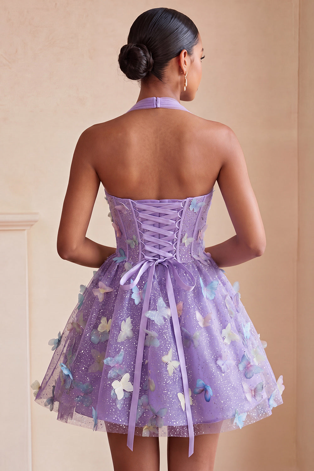 Robe Courte de Bal de Rentrée Noir Évasée à Licol avec Corset et Lacets au Dos et Papillons