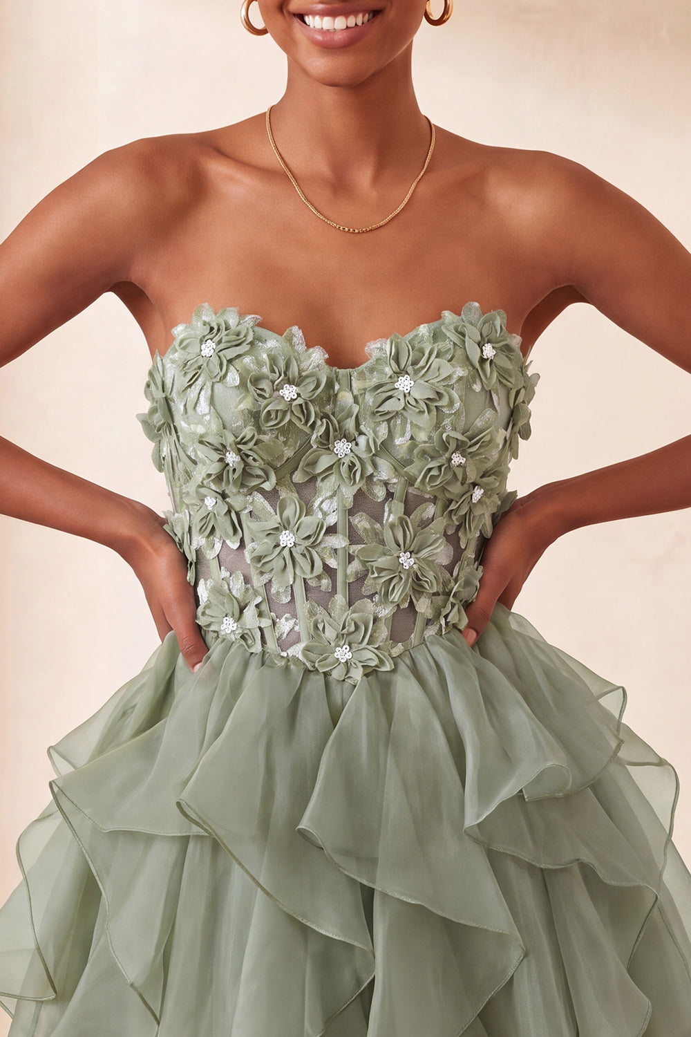 Robe de bal de fin d'année ligne A bleu ciel avec bustier transparent en cœur et dos lacé à volants