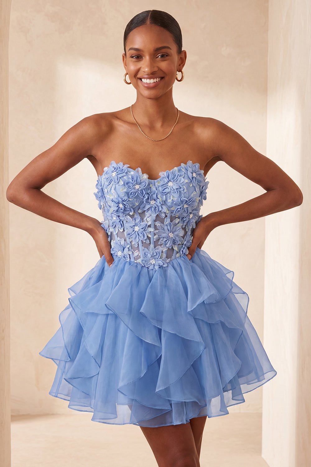 Robe de bal de fin d'année ligne A bleu ciel avec bustier transparent en cœur et dos lacé à volants