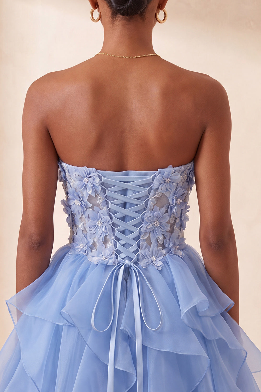Robe de bal de fin d'année ligne A bleu ciel avec bustier transparent en cœur et dos lacé à volants