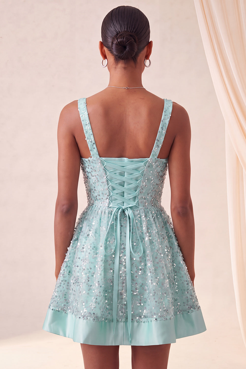 Robe de bal bleu ciel trapèze à encolure carrée avec laçage au dos et sequins avec nœud